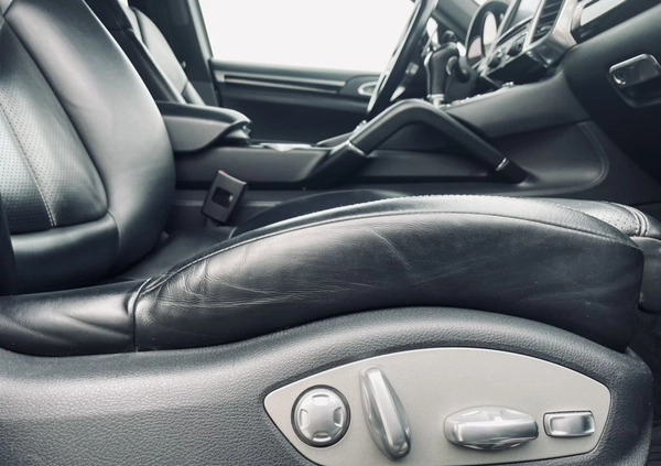Porsche Cayenne cena 181900 przebieg: 258100, rok produkcji 2015 z Gościno małe 232